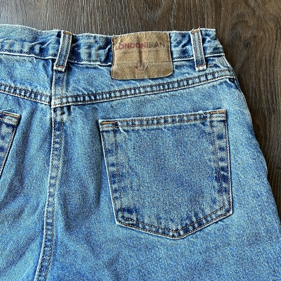LondonJean | Vintage Denim Distressed Shorts Women’s Size 10 | Medium Wash - Picture 4 of 11